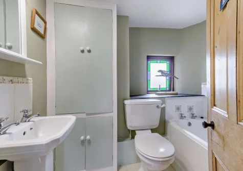 The bathroom at West Goldsworthy Farm, Horns Cross