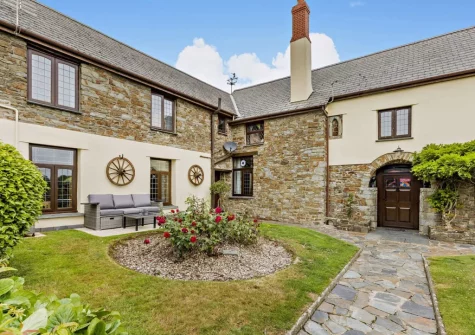 The garden & outdoor sitting area at West Goldsworthy Farm, Horns Cross