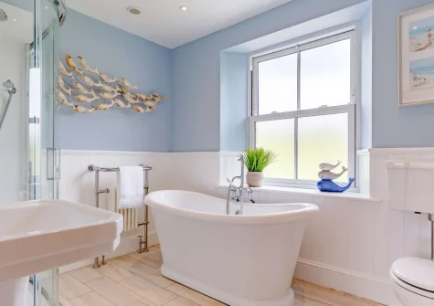 The bathroom at West Park, Herodsfoot