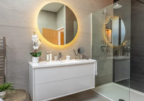 The bathroom at West Pine Villa, Tehidy