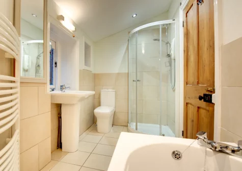 The bathroom at West View Cottage, Beer