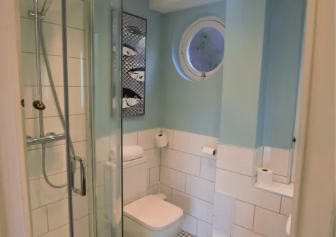 The shower room at West View Cottage, Beer