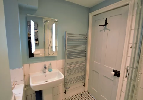 The shower room at West View Cottage, Beer