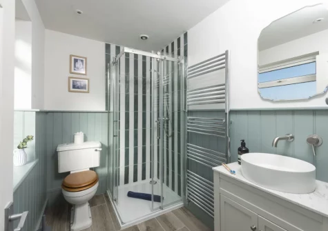 Bedroom #5 en-suite shower room at Westaway House, Trelights