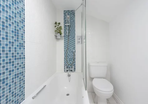 The bathroom at Westover Cottage, St Mawes