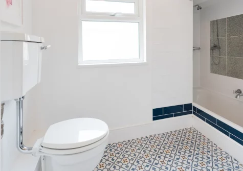 The bathroom at Westover House, Croyde
