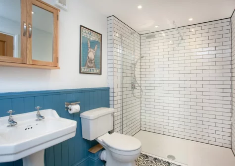 The bathroom at Wheelwright Cottage, Branscombe