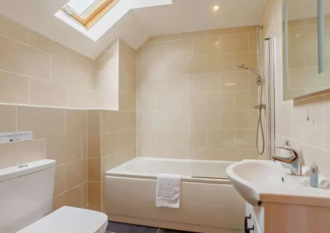 Bedroom #1 en-suite bathroom at White Park, Launceston