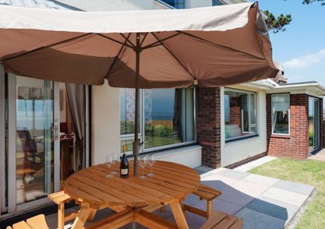 The furnished patio at Whitehorses, Dawlish