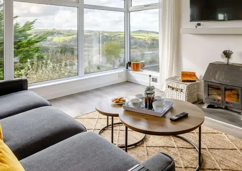 Whitestone Farm, Lee is a charming 3-bedroom cottage with stunning countryside views, games room, and private balcony. Just 1 mile from Lee Bay and close to Woolacombe's golden sands, it's perfect for memorable family coastal getaways.