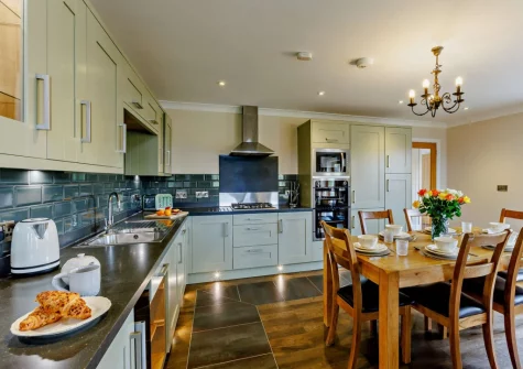 The kitchen & dining area at Wildflower Cottage, Westward Ho!