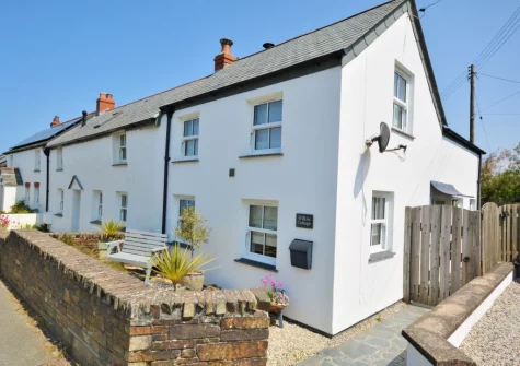 The front patio & outdoor sitting area at Willow Cottage, St Merryn