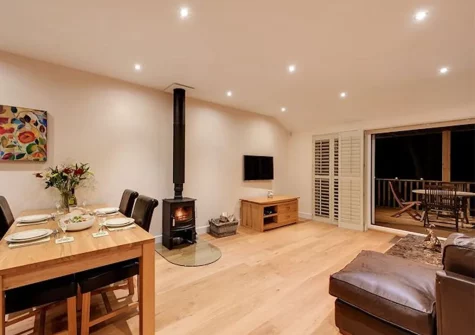 The dining area at Willow Lodge, South View Lodges, Shillingford St George