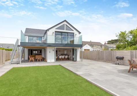 The patio, barbecue, alfresco dining area & garden at Windmill View, Trevone