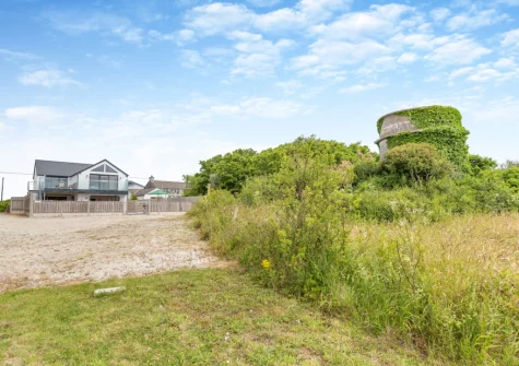 Windmill View is a modern & spacious family home, perfect for exploring the wonderful Seven Bays beaches