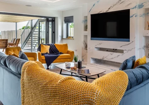 Windmill View, Trevone is a contemporary four-bedroom home offering the perfect seaside escape for families. Enjoy modern comforts, countryside views from private balconies, and direct beach access. Ideal for creating unforgettable coastal memories.