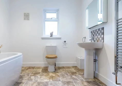 The bathroom at Windwhistle Lodge, South Molton