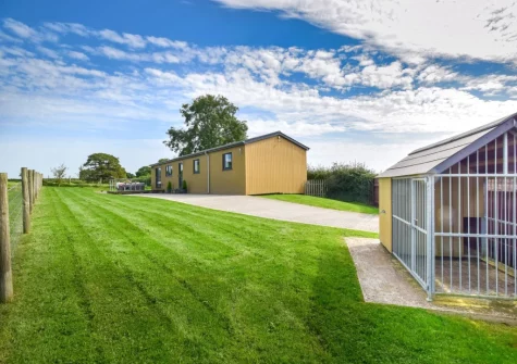 The garden & outdoor kennel at Windwhistle Lodge, South Molton