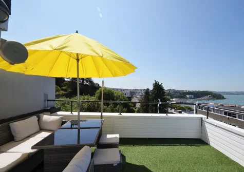 The roof garden & alfresco dining area at Wiston Cap, Brixham