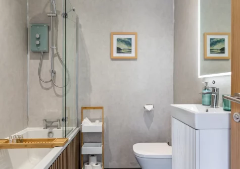 The bathroom at Woodside Barn, Hartland