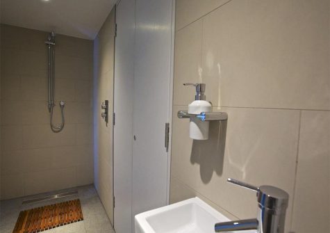 The wet room at Woodwell, Salcombe