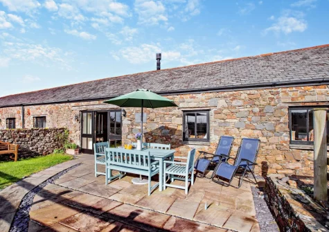 The patio, alfresco dining area & garden at Woolstone Dunstanvilles Dairy, Box's Shop