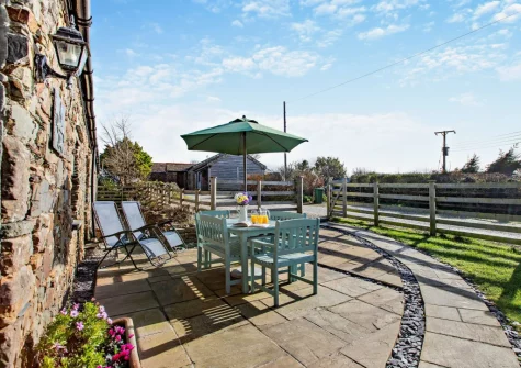 The patio, alfresco dining area & garden at Woolstone Dunstanvilles Dairy, Box's Shop