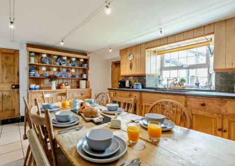 The kitchen & dining area at Woolstone Farmhouse, Box's Shop