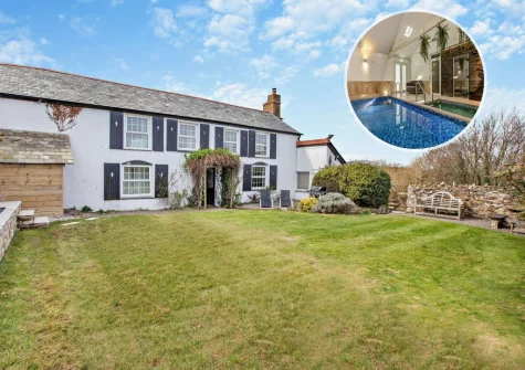 The enclosed garden at Woolstone Farmhouse, Box's Shop