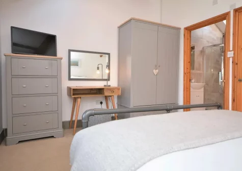 Bedroom #2 at Woolstone Grenvilles Granary, Box's Shop
