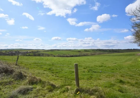 Enjoy far reaching countryside views when you stay at Woolstone Grenvilles Granary, Box's Shop