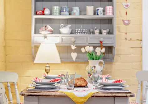 The dining area at Wren Cottage, Brixham