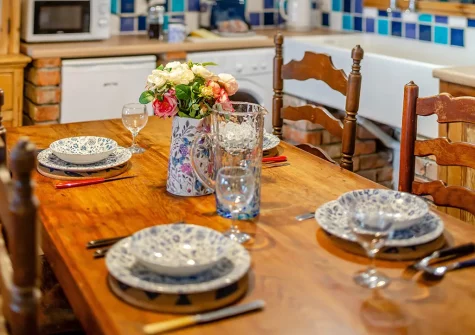 The dining area at Wren Cottage, St Ives