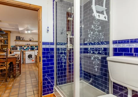 The bathroom at Wren Cottage, St Ives