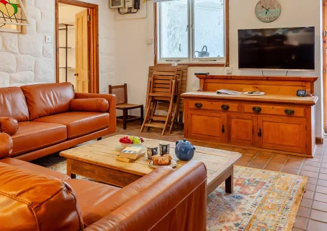 Wren Cottage, St Ives is a charming two-bedroom retreat with stunning harbour views and authentic character. Enjoy exposed beams, a shared courtyard, and easy access to beaches, galleries, and Cornwall's vibrant artistic heart for memorable holidays.