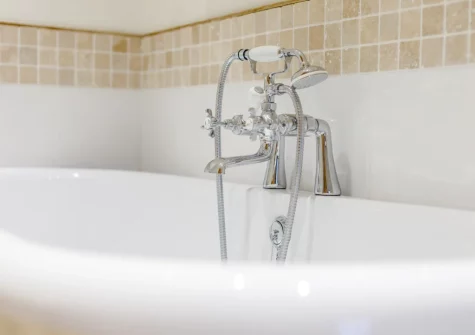 Bedroom #1 en-suite bathroom at Wrens Thatch, Ebberley