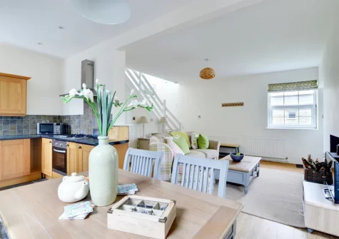 The kitchen & dining area at Wykeham, Mortehoe