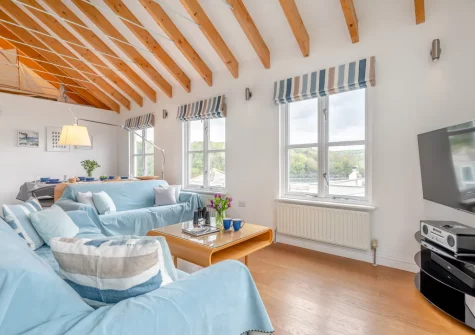 The living area at Yardarm Cottage, Fowey
