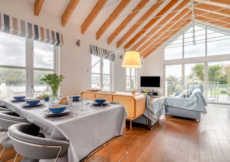The dining area at Yardarm Cottage, Fowey