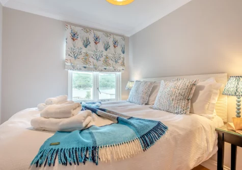 Bedroom #1 at Yardarm Cottage, Fowey