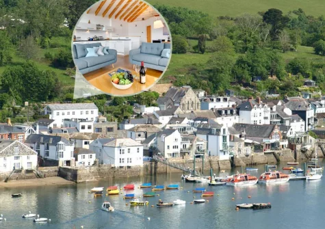 Yardarm Cottage is a striking contemporary holiday home right at the heart of Fowey, with magnificent river an&d harbour views both inside and out