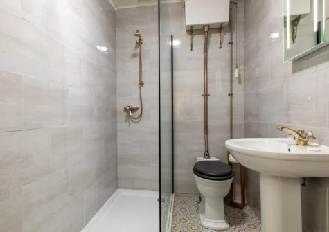 Bedroom #5 en-suite shower room at Yeoldon House, Bideford