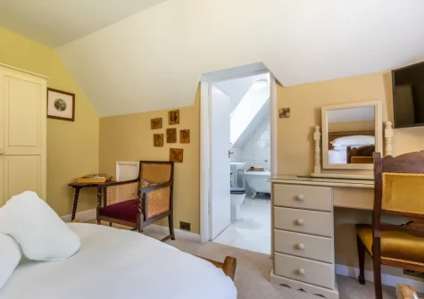 Bedroom #9 at Yeoldon House, Bideford