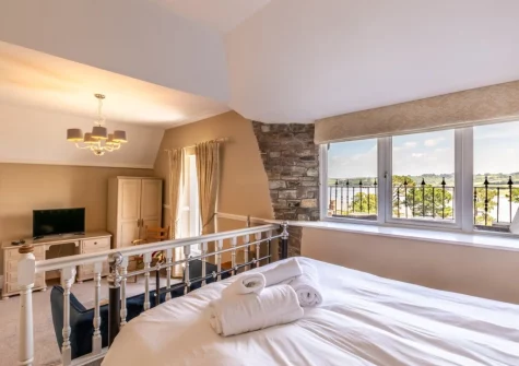 Bedroom #10 at Yeoldon House, Bideford