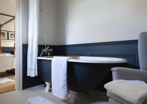 Bedroom #2 en-suite at Yetson House, Yetson