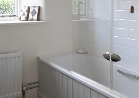 The second bathroom in the stone barn at Yetson House, Yetson