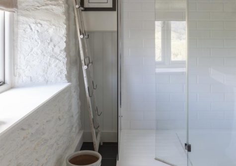 The shower room in the stone barn at Yetson House, Yetson