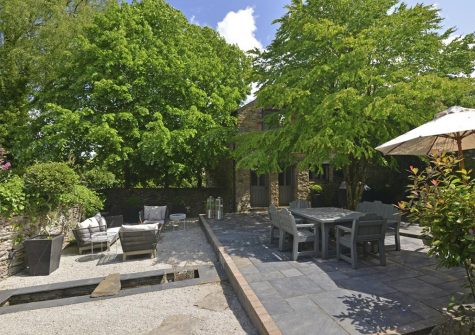 The patio & barbecue area at Yetson House, Yetson