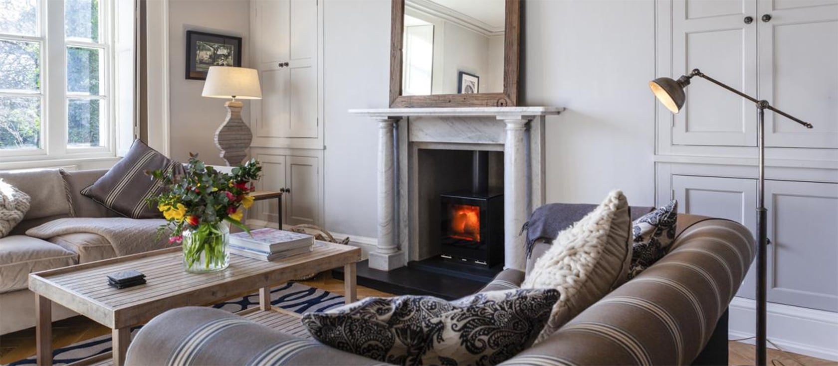 Yetson House, Ashprington is a ten bedroom, seven bathroom country estate with Grade II listed house, barn conversion and eight acres of gardens / woodland near Totnes. Perfect for groups it has multiple rooms for entertaining & private pool in landscaped gardens.