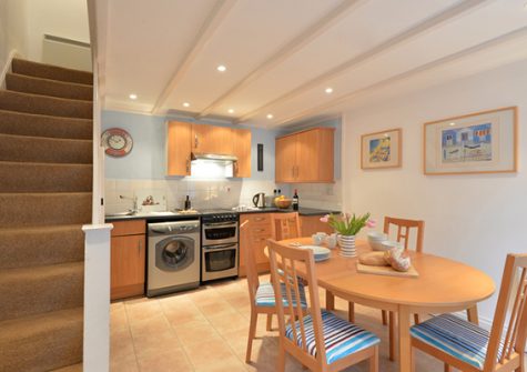 The dining area and kitchen @ Zig Zag, St Ives